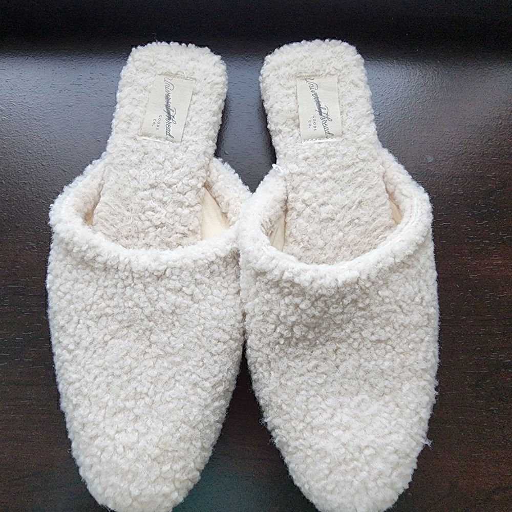 Universal Threads Sherpa Memory Foam Slippers - Picture 9 of 10